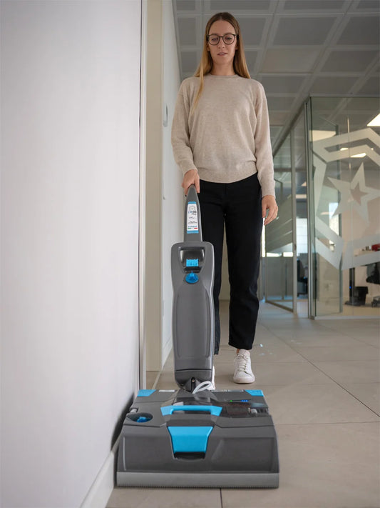 Lindhaus LW35 Flexy - Compact Battery Operated Scrubber Dryer
