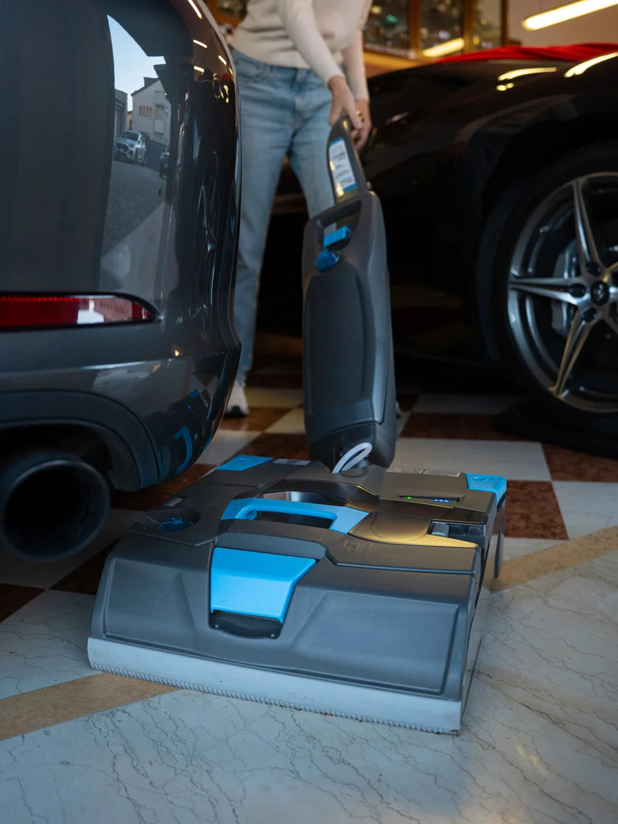 Lindhaus LW35 Flexy - Compact Battery Operated Scrubber Dryer