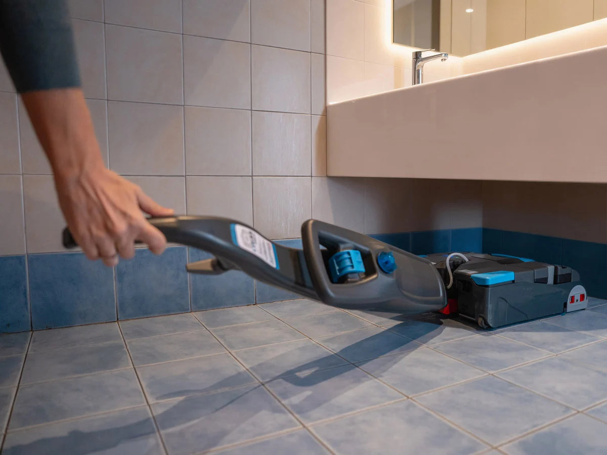Lindhaus LW35 Flexy - Compact Battery Operated Scrubber Dryer