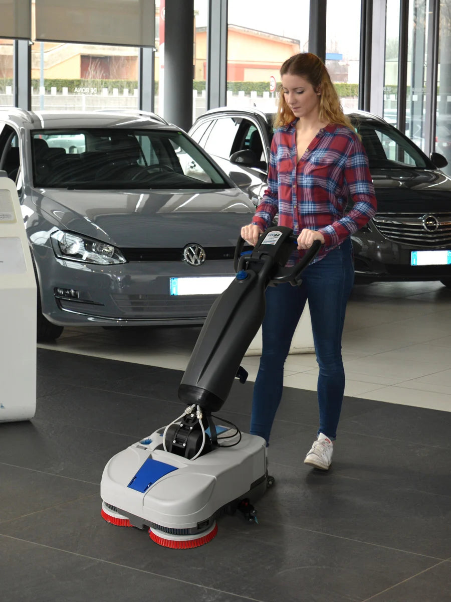 Lindhaus LW52 Flexy Battery Operated Scrubber Dryer